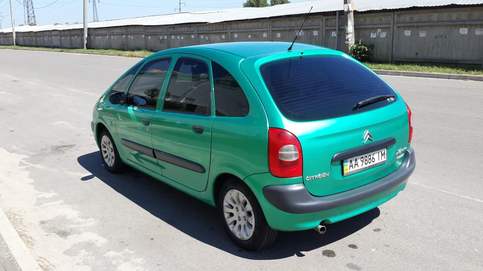 Citroen Xsara Picasso зелений кислотний 1.8 4