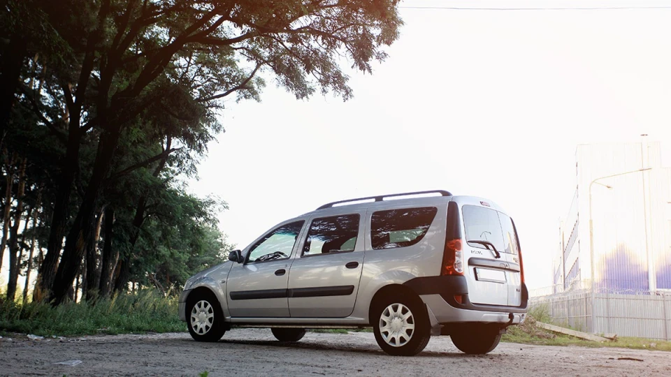 Dacia Logan MCV срібляста Ластівка