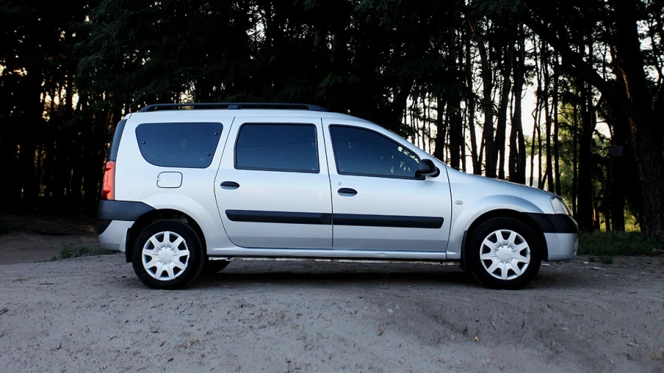 Dacia Logan MCV срібляста Ластівка 2