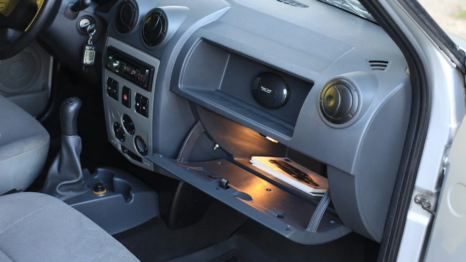 Dacia Logan MCV срібляста Ластівка 3