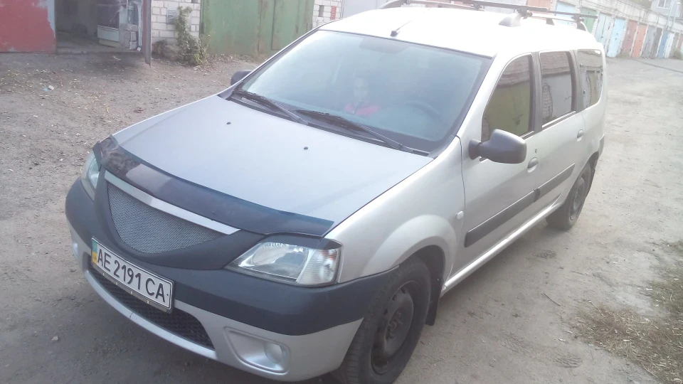 Dacia Logan MCV сірий кит