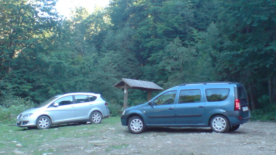 Dacia Logan MCV синій металік 2