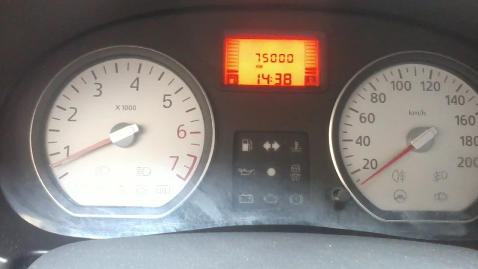 Dacia Logan 1,6 8кл хутро АВС кондиц 5