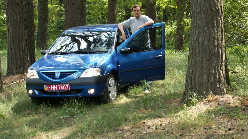 Dacia Logan Blue Airborne 2