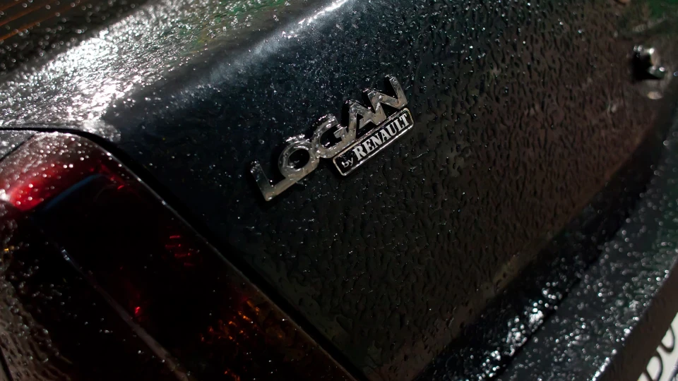 Dacia Logan Чорна куля 3