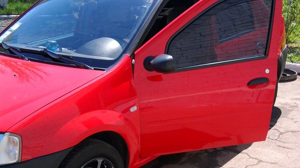 Dacia Logan Червона, 1.4i 2