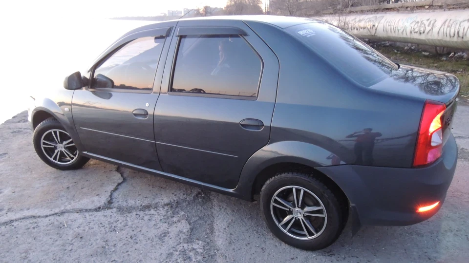 Dacia Logan Сірий Кардинал