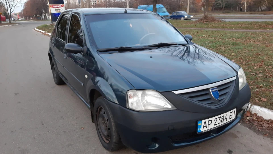 Dacia Logan Скло 2