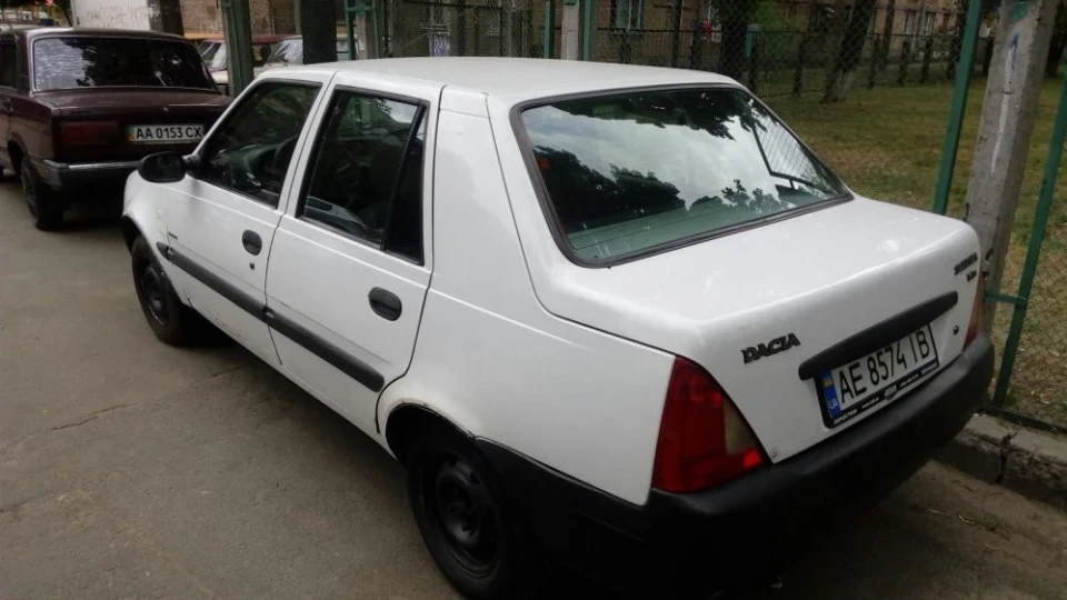 Dacia Solenza Перша