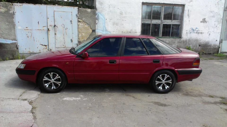 Daewoo Espero Червоний металік