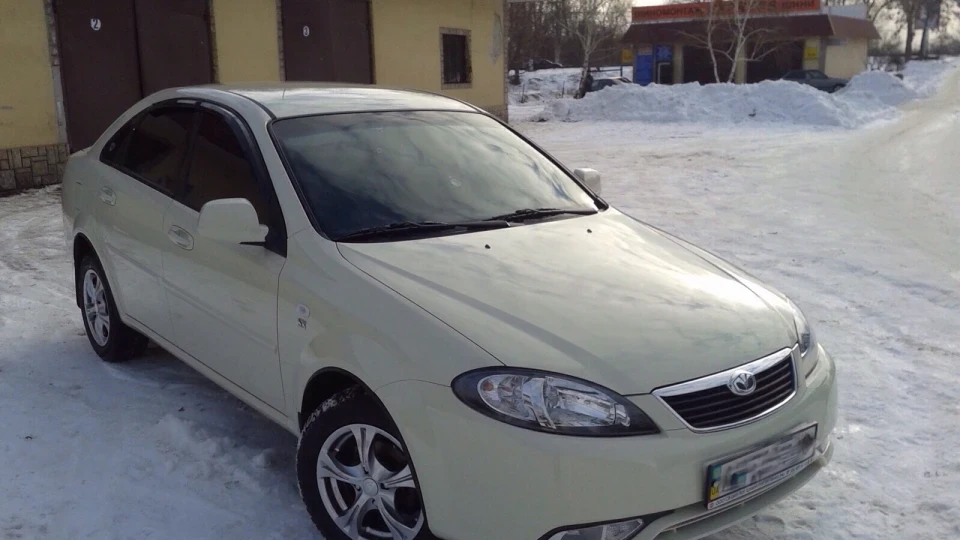 Daewoo Gentra 1.5 MT Optimum 4