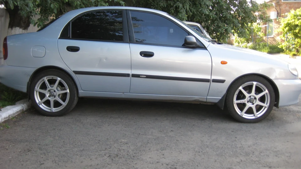 Daewoo Lanos 5