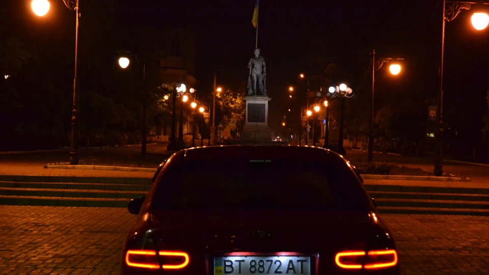 Daewoo Lanos 1,4» ☺«Червоний Кросівок 4
