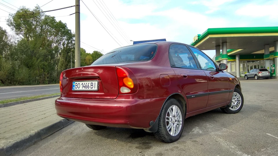 Daewoo Lanos 1.6 SX 3