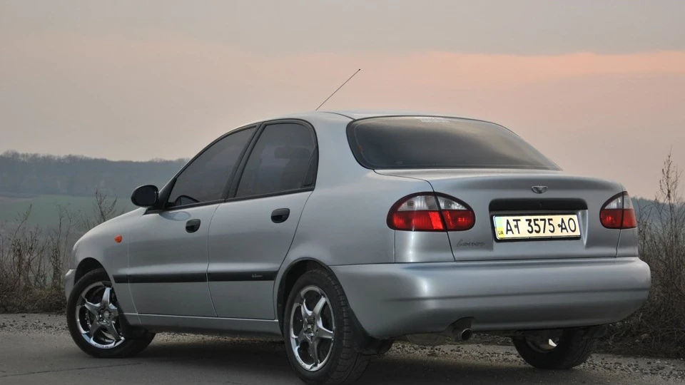 Daewoo Lanos 1.6V16 SX "Silver Arrow" 4