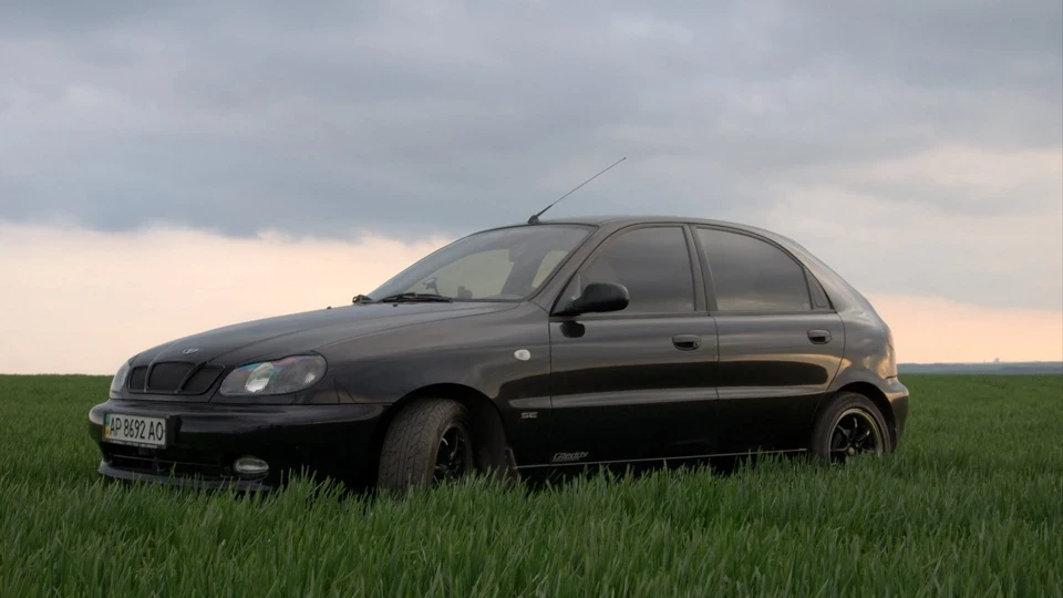 Daewoo Lanos black hatch 1.5 8V 3