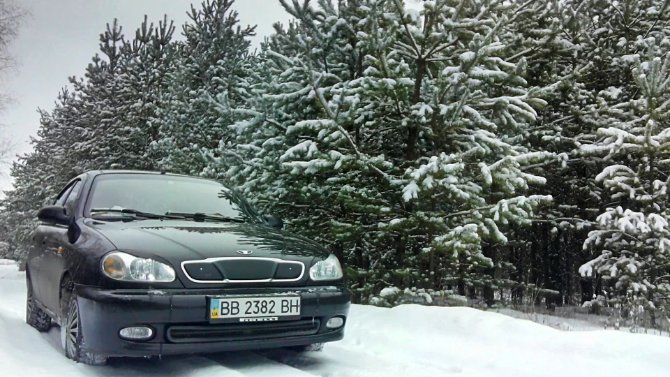 Daewoo Lanos Black Sedan 3