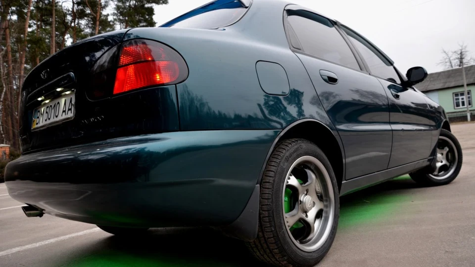 Daewoo Lanos Чисто зелений 2