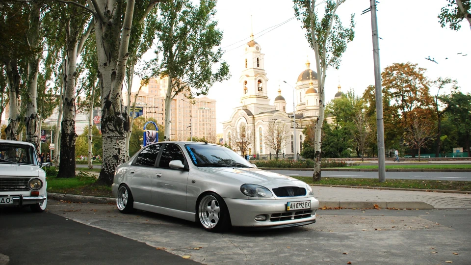 Daewoo Lanos dropped 3