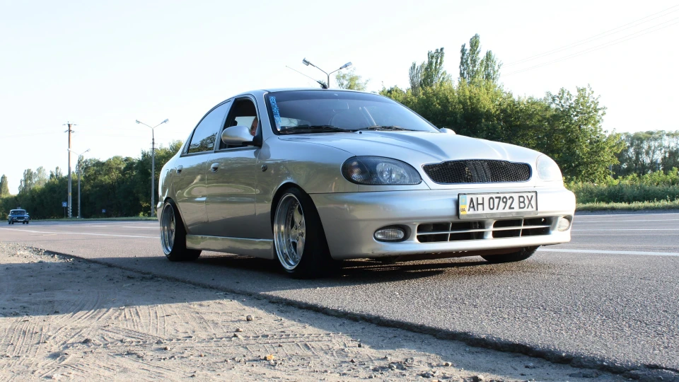 Daewoo Lanos dropped 4