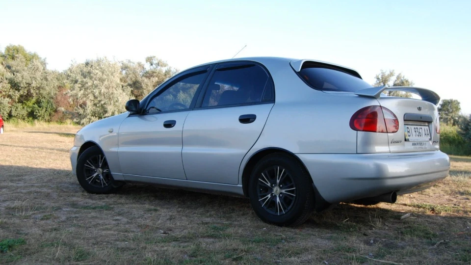 Daewoo Lanos двох ДРОСІЛЬНИЙ RS 3