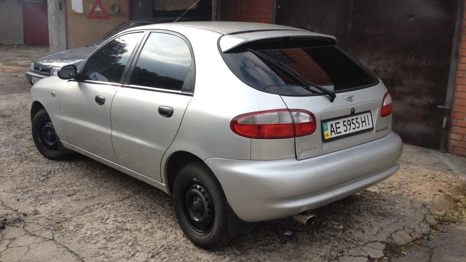 Daewoo Lanos Hatchback 4