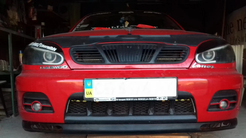 Daewoo Lanos Lady in Red 3