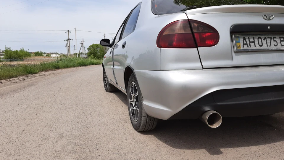 Daewoo Lanos （ℊℳ） 제너럴 모터스 2