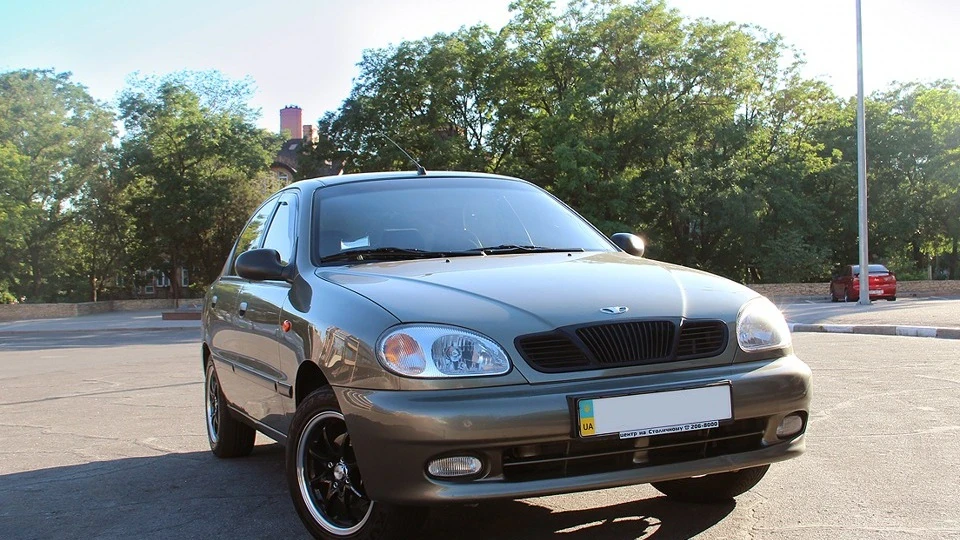 Daewoo Lanos Olive 2