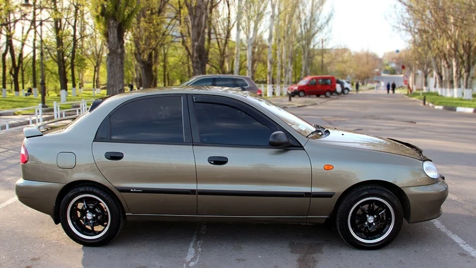 Daewoo Lanos Olive 4