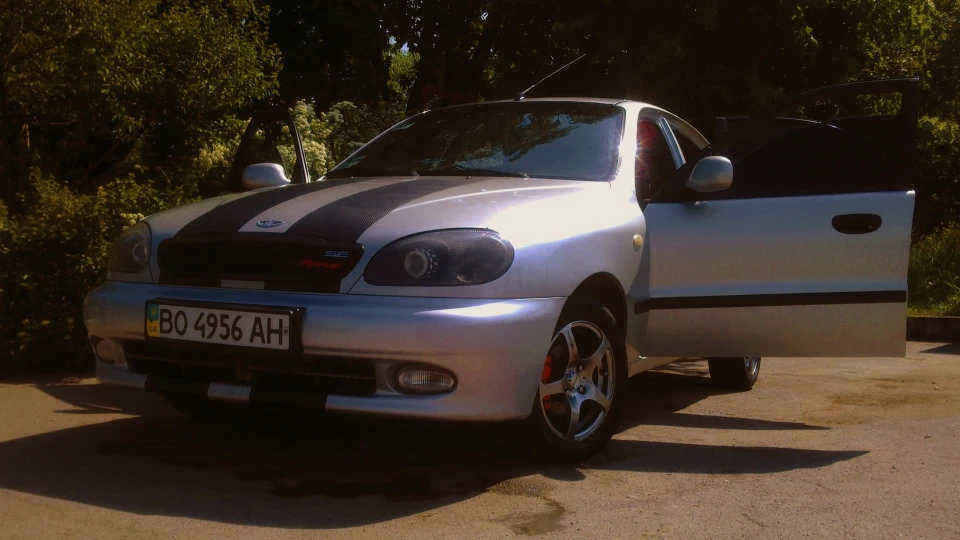 Daewoo Lanos полосатик )
