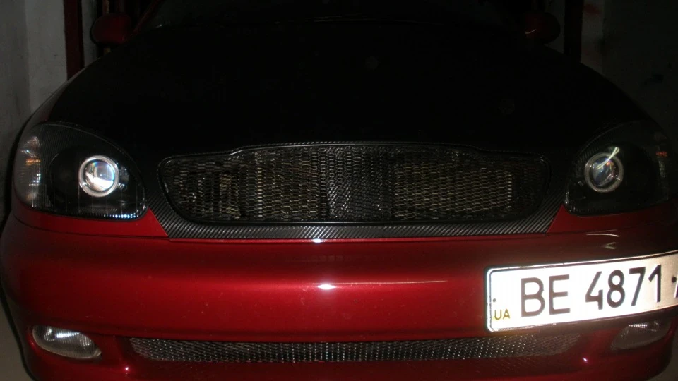 Daewoo Lanos Red & Black