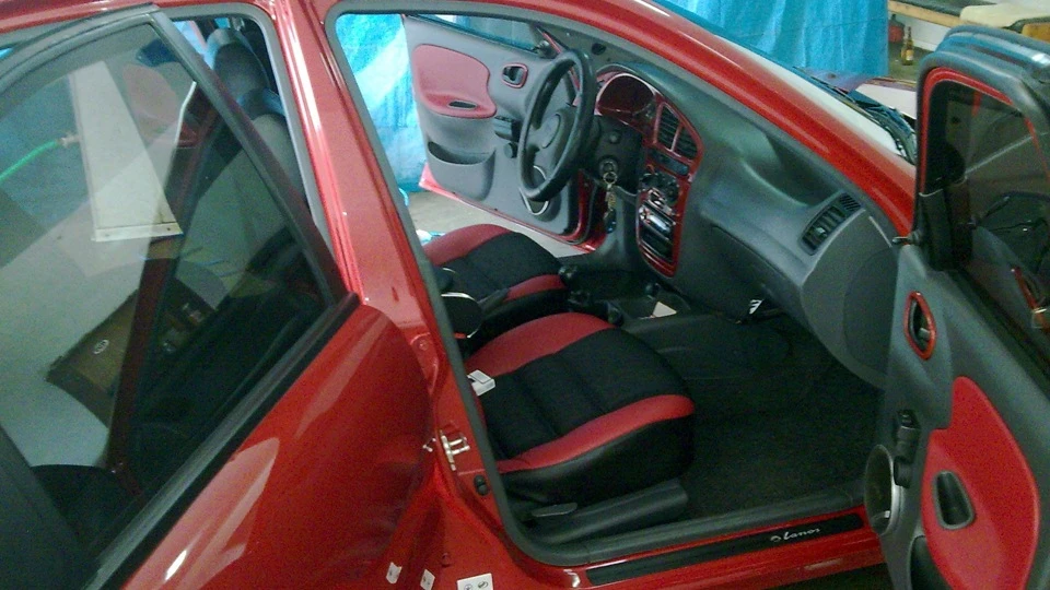Daewoo Lanos Red & Black 3
