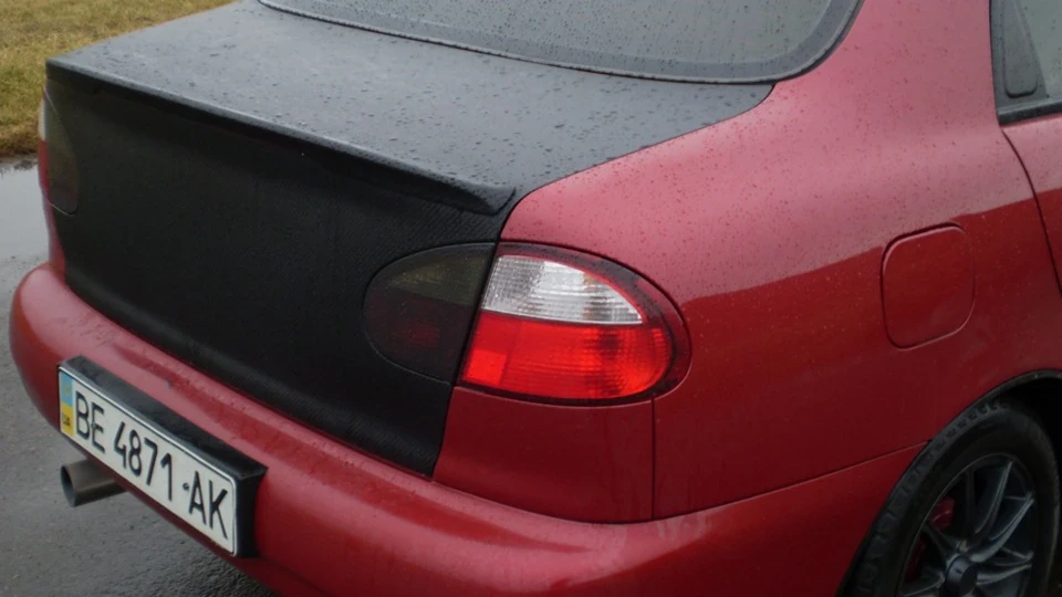 Daewoo Lanos Red & Black 5