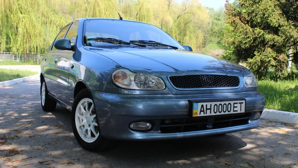 Daewoo Lanos samochód osobowy 2