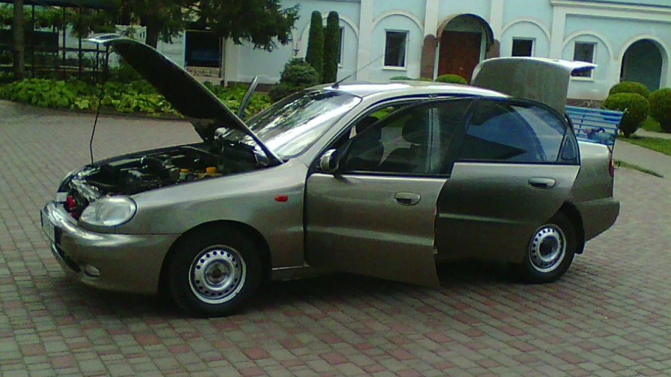Daewoo Lanos SE 2