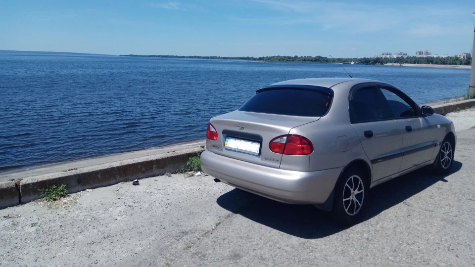 Daewoo Lanos SE 2