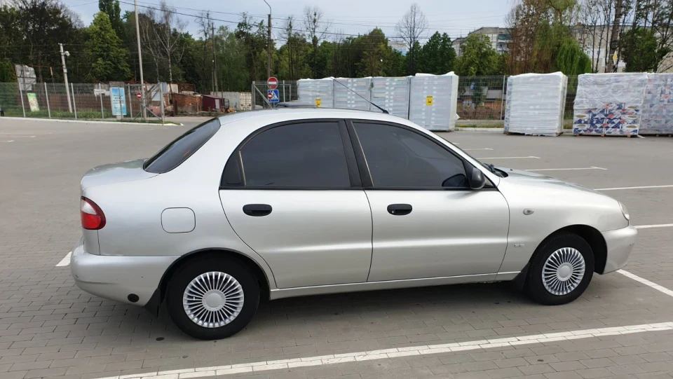 Daewoo Lanos SE 3