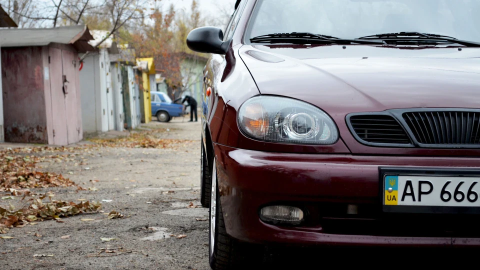 Daewoo Lanos Синій котрий є червоний) 2