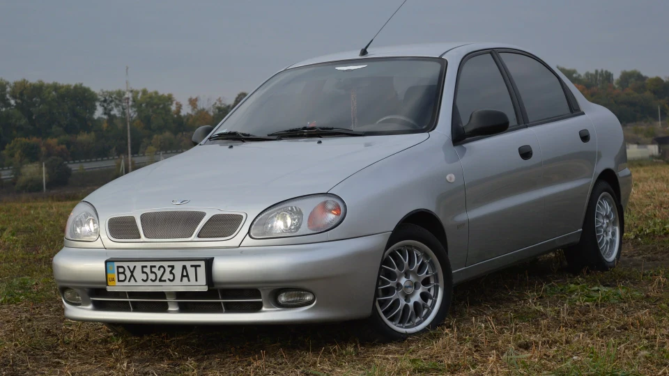 Daewoo Lanos Сріблястий
