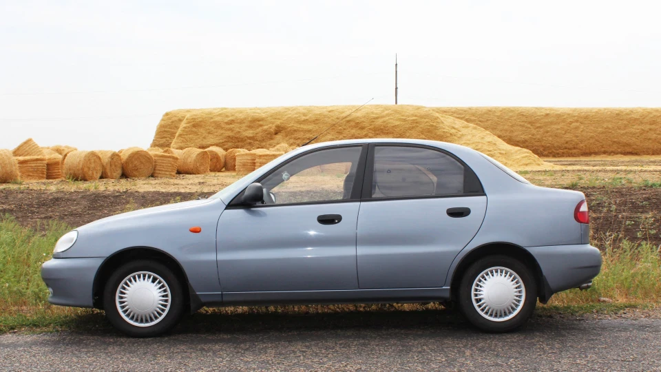 Daewoo Lanos The Blue Lagoon 5