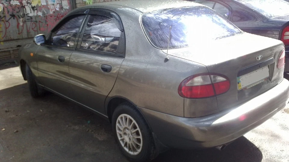 Daewoo Lanos хакі металік