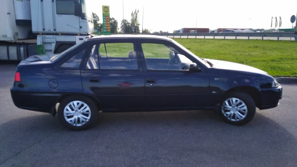 Daewoo Nexia 16 узбеків 2