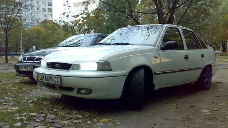 Daewoo Nexia Білосніжка