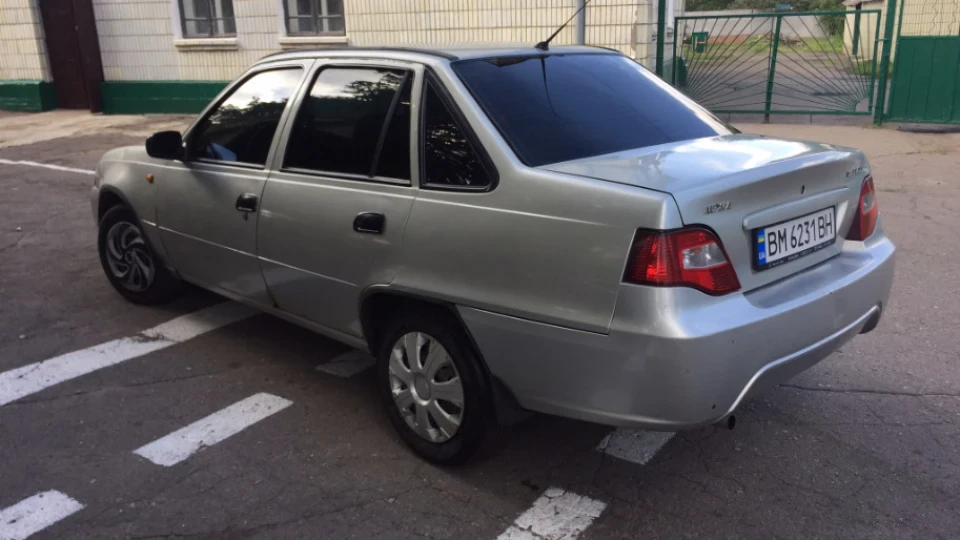 Daewoo Nexia бадьоро відро 4