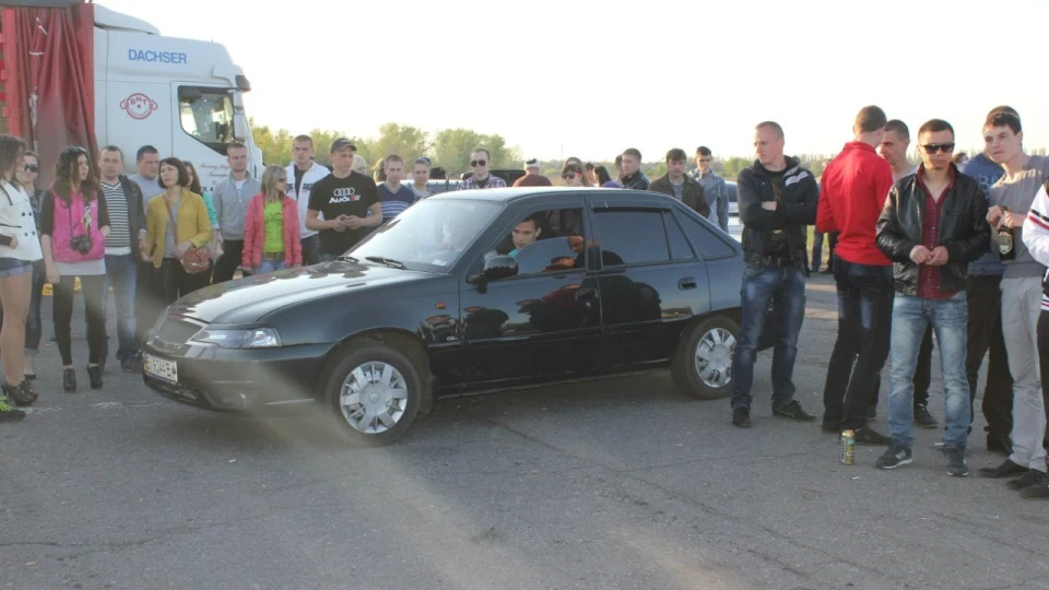 Daewoo Nexia чорна блискавка 2