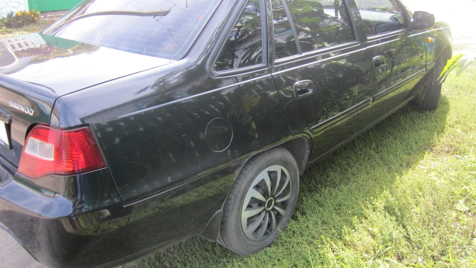 Daewoo Nexia Чорний дельтаплан 3