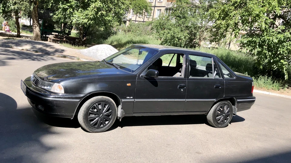 Daewoo Nexia Black 2