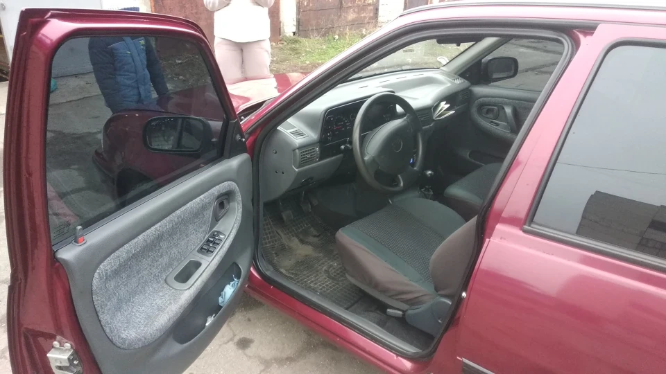 Daewoo Nexia DOHC "Red Rocket" 3