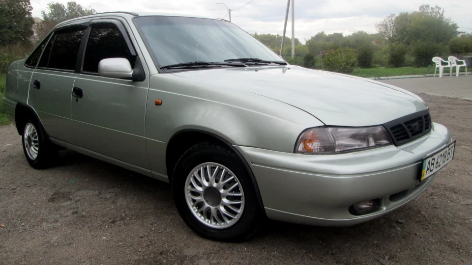 Daewoo Nexia GL 3